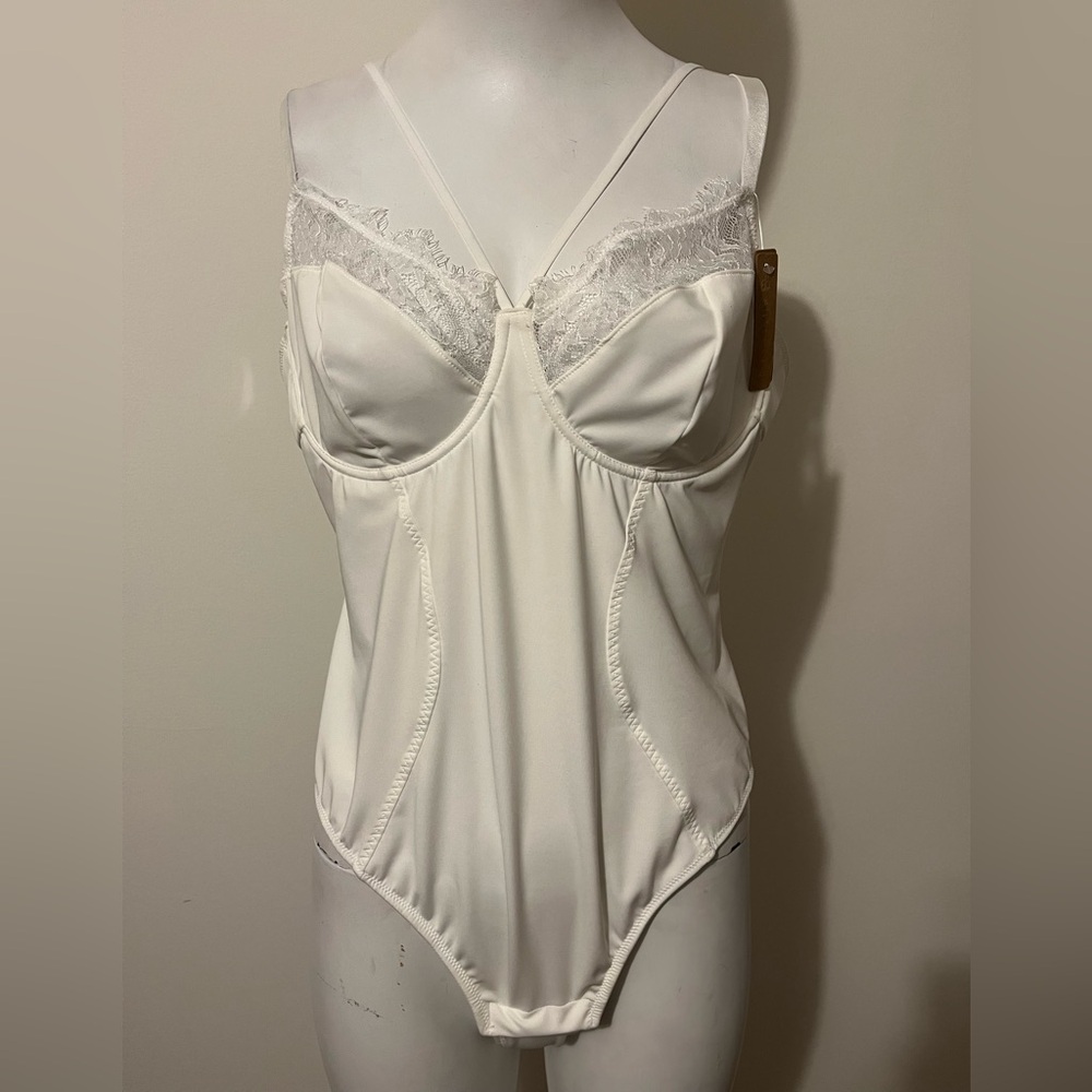 Shapellx  Elegant White Lace Bodysuit Size XXL
